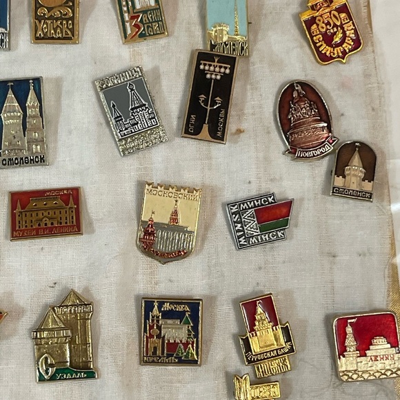 Lot of 60 Vintage Soviet City Crest Pins USSR Russian Ukraine Travel Badge Set - Picture 5 of 7